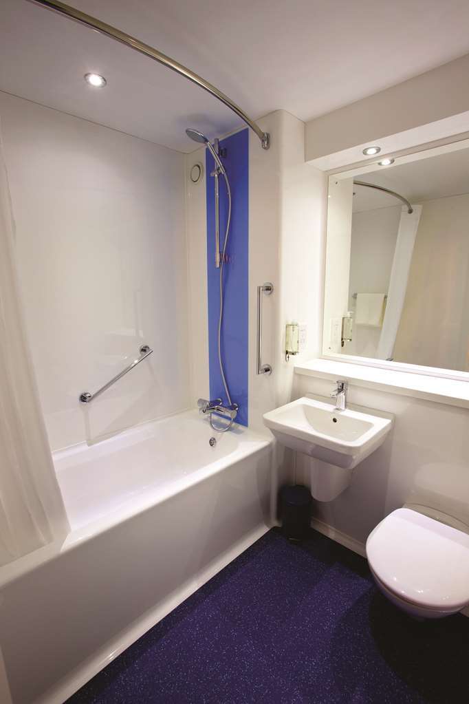 צ'ורלי Travelodge Preston Chorley חדר תמונה