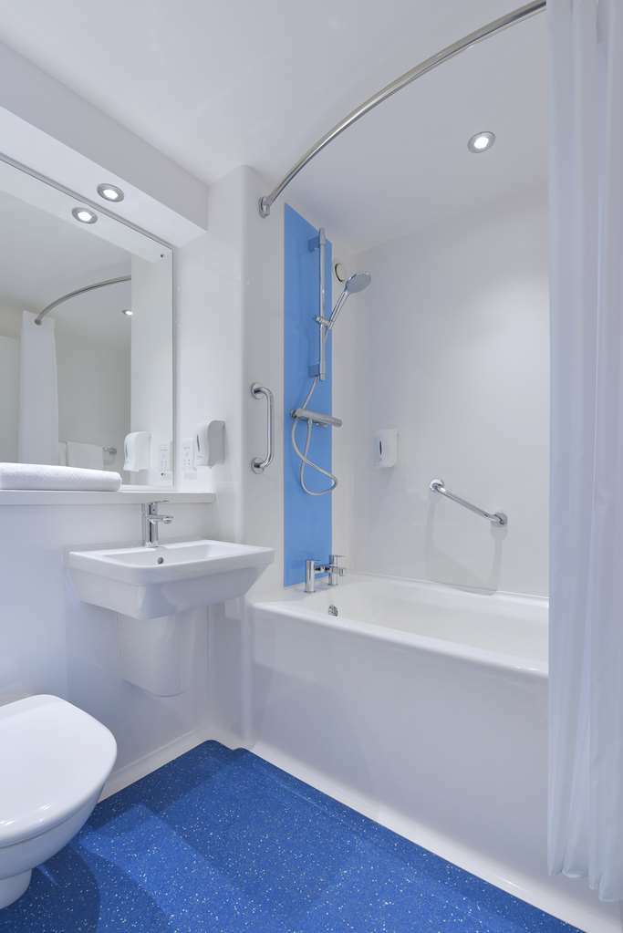 צ'ורלי Travelodge Preston Chorley חדר תמונה
